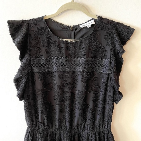 Gibson Latimer textured black dress with flutter sleeves - Picture 2 of 8